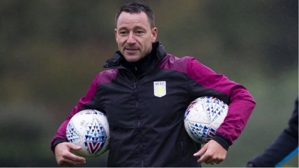 Aston Villa perpenjang kontrak John Terry